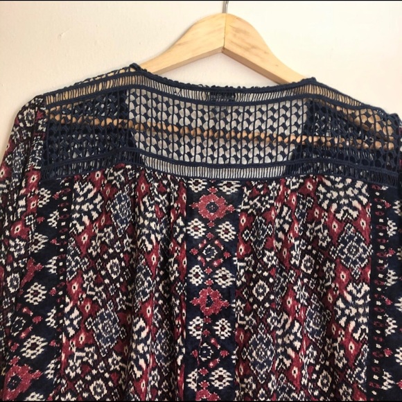 🌼Blouse Sale🌼Blue Printed Crochet Blouse - Picture 4 of 4